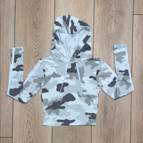 Infinite Performance Tops - 🛍️ - 3 for $25 🛍️ - EUC - Infinite Performance Cropped Hoodie